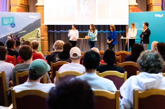 Sportnetzwerk Tirol lädt zum Dialog – Vortrag und Diskussion zum Thema „Bewegung ist mehr als Sport“